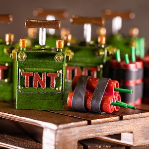 Archivo STL digital réplica de detonador TNT en miniatura