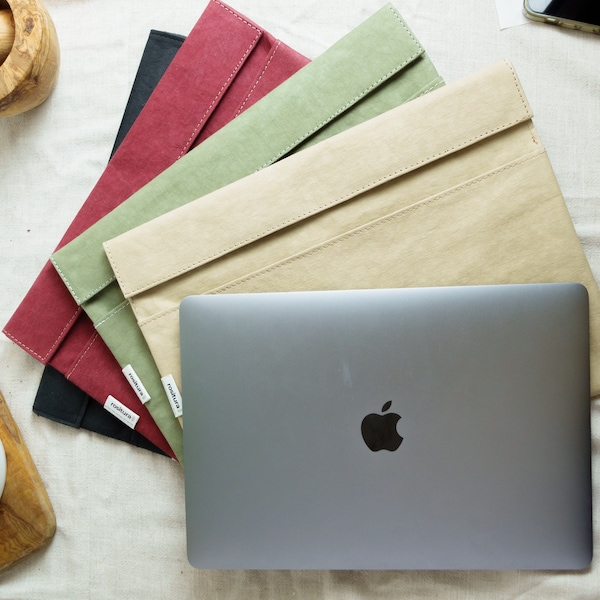 Macbook Hülle mit Magnetverschluss aus waschbarem Papier rositura