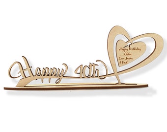 Cuore personalizzato in legno autoportante, inclusa qualsiasi età e il tuo biglietto di compleanno personale inciso, messaggio regalo 21° 30° 40° 50° 60° 70°