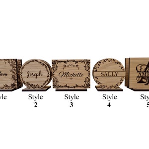 Cadres de lieu de mariage en bois personnalisés, chêne en bois, noms sur le stand, nom de lieu personnalisé rustique, décorations de table, faveurs de mariage