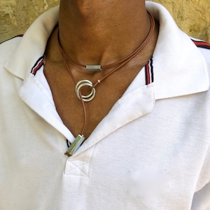 Halskette für Männer. Lederhalsband für ihn, modernes und originelles Halsband. Lederhalskette für ihn.