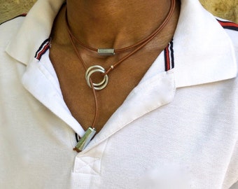 Halskette für Männer. Lederhalsband für ihn, modernes und originelles Halsband. Lederhalskette für ihn.