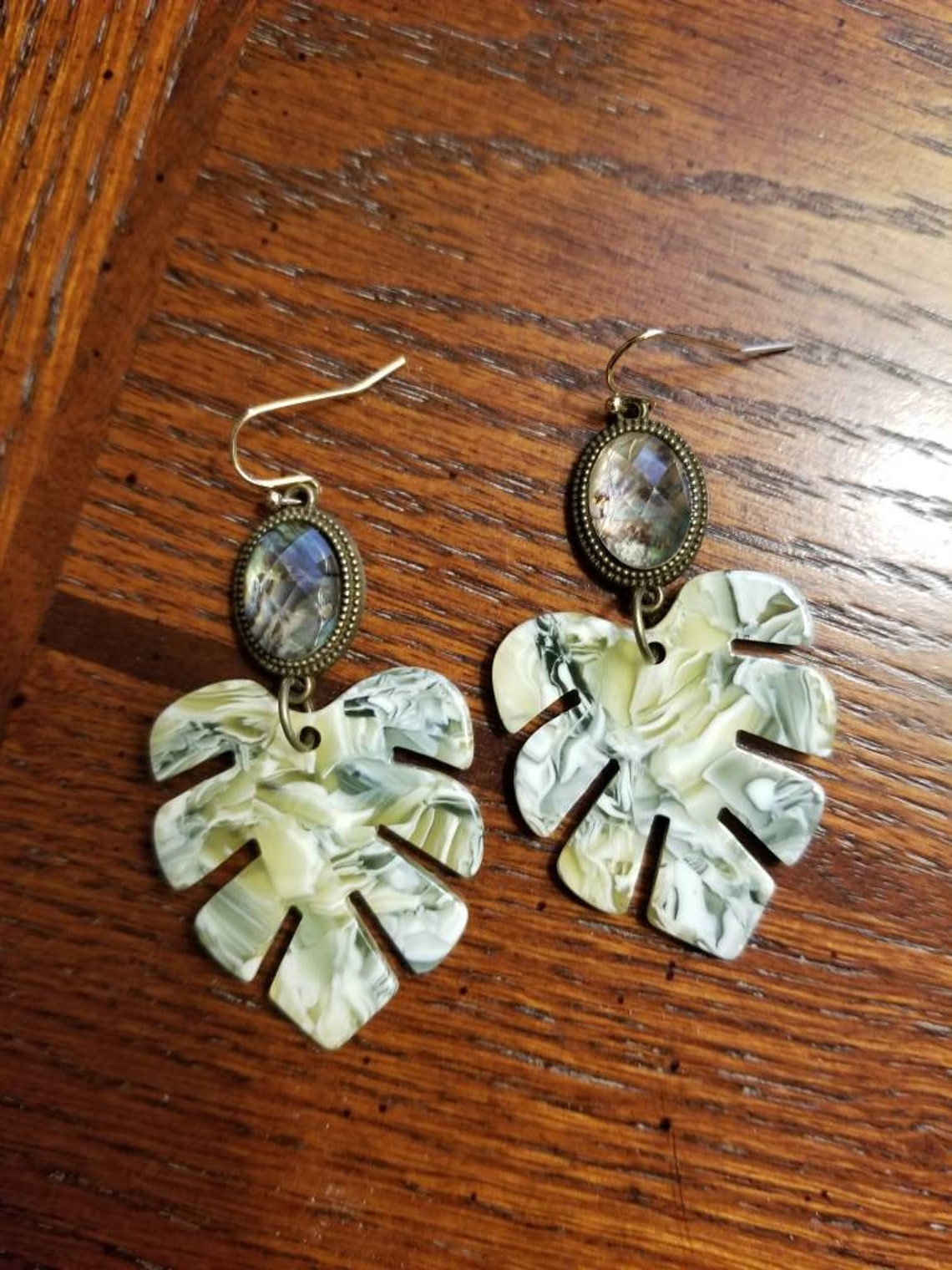 Lightweight drop earrings Clearance