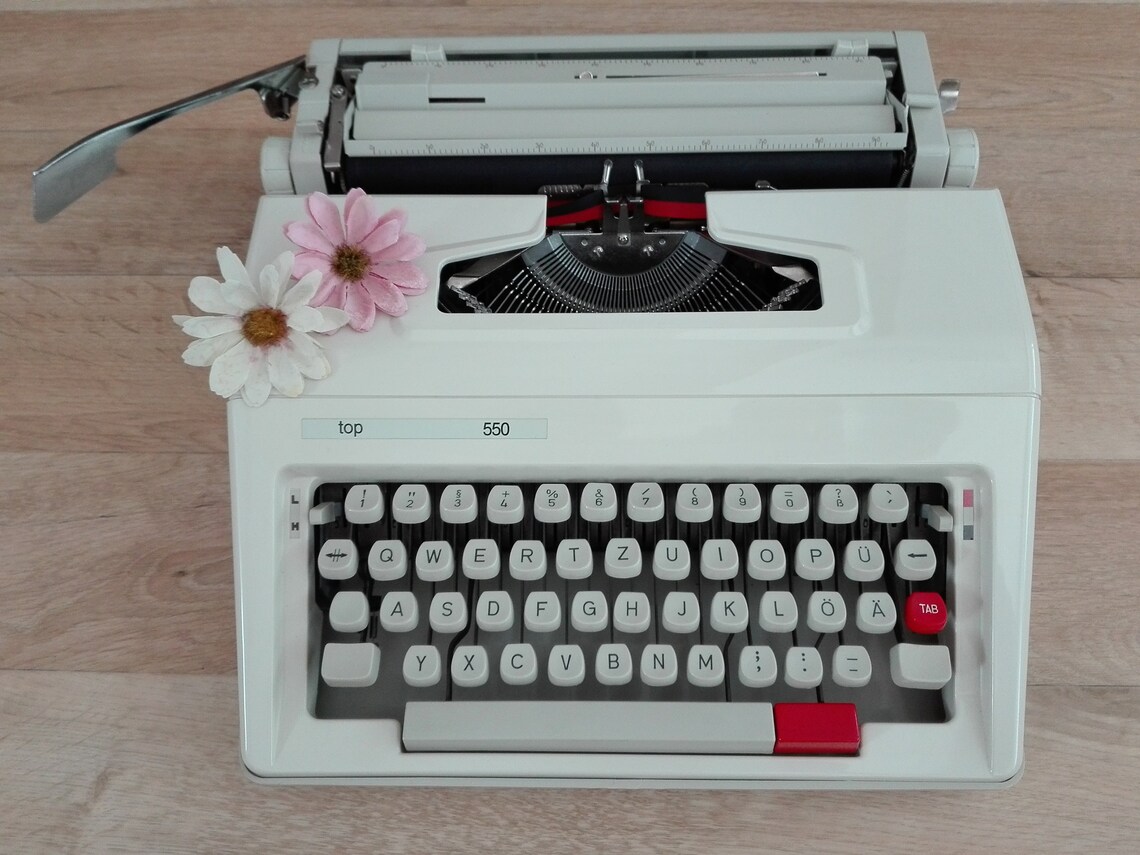Working Typewriter Korean 1980s Retro Office Very Rare Etsy