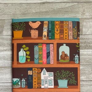 Bookcase Book Sleeve: Padded E-reader Cover