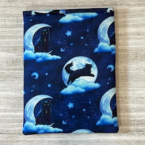 Cat and Moon Book Sleeve: Padded Kindle/Tablet Cover