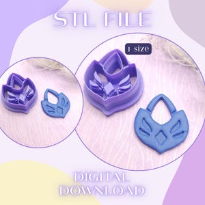 Op de afbeelding: Paarse en blauwe STL-bestand oorbellen uitstekers en een afgewerkte oorbel. De uitstekers hebben de vorm van een gestileerde bloem. De tekst "STL FILE" en "DIGITAL DOWNLOAD" zijn zichtbaar.