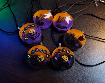 Colar de fantasma, abóbora e aranha de Halloween - também pode ser chaveiro