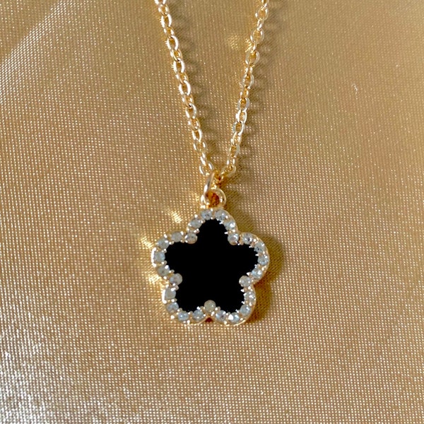 Black flower necklace with rhinestones
