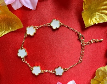 Bracelet fleurs blanches