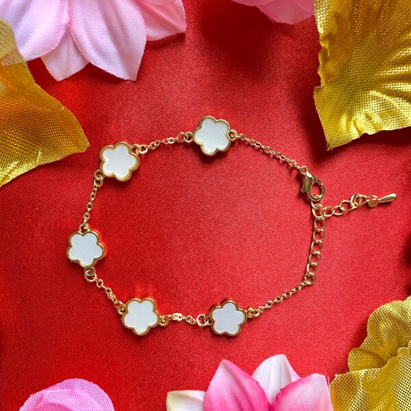 Bracelet fleurs blanches