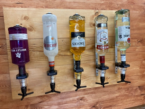 Bebidas montadas en la pared personalizadas Spirits optics barra