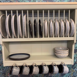 Pine plate rack wall clearance