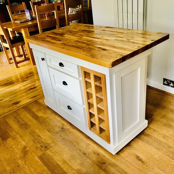 Freestanding kitchen 2024 island breakfast bar