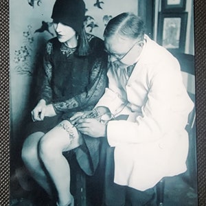 Vintage George Burchett Tatoueur traditionnel, Femme tatouée Photo N&B, Vieille photo de tatouage