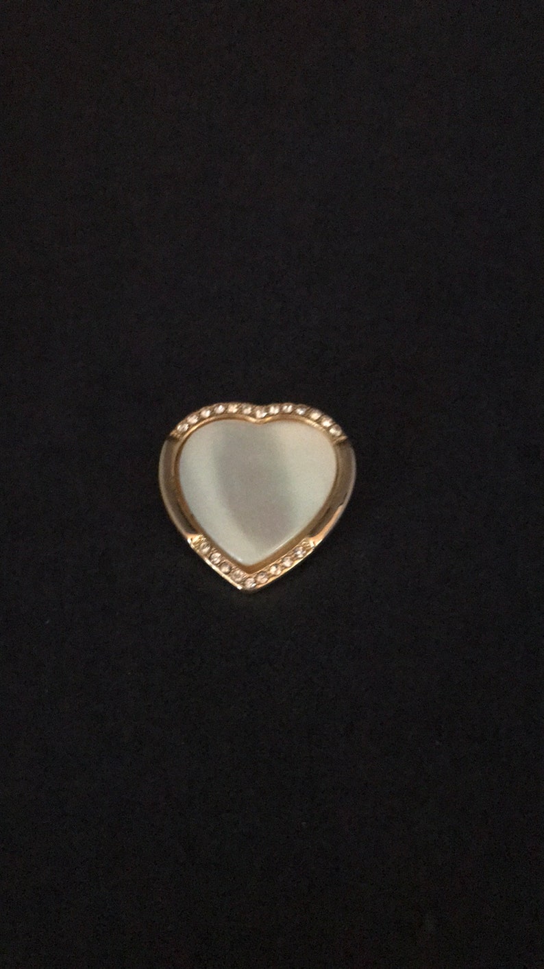 Gold heart brooch