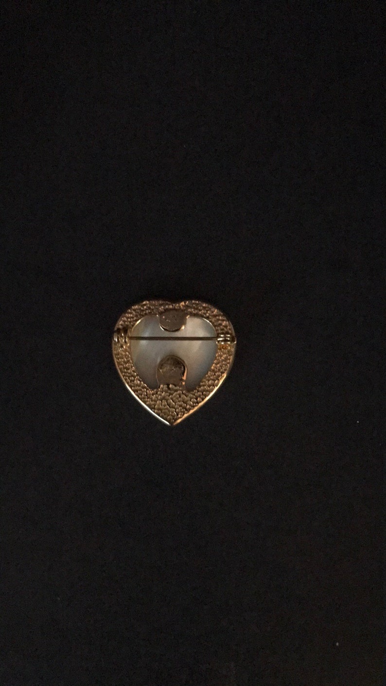 Gold heart brooch