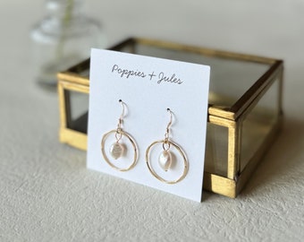 Pearl Earrings, Gold Filled Earrings, Pearl Earrings, Minimalist Earrings, Dangle Earrings, Lightweight Earrings, Everyday Earrings || Lyia