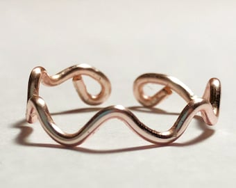 Wavy Adjustable Wire Ring