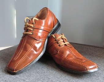 10% Ventas Boys Brown Cognac Vegano Faux Leather Loafer Slip-On Zapatos formales Zapatos Zapatos para niño Mocasines y sin cordones Dedos de almendra alargados Portador de anillo de bodas 