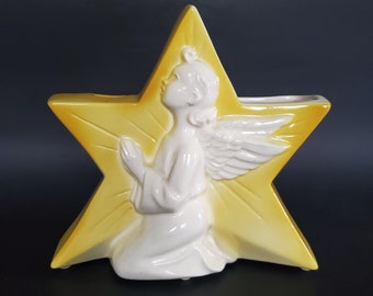 Candelabro con forma de ángel arrodillado en oración con forma de estrella amarilla de Royal Copley, maceta de mediados de siglo, decoración de cerámica vintage para guardería infantil, regalo celestial