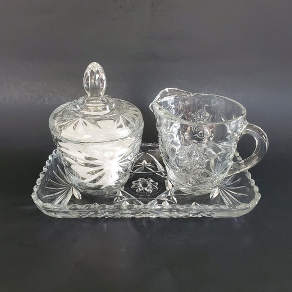Anchor Hocking's Early American♪ Anchor Hocking Early American Pres-cut Glass Creamer