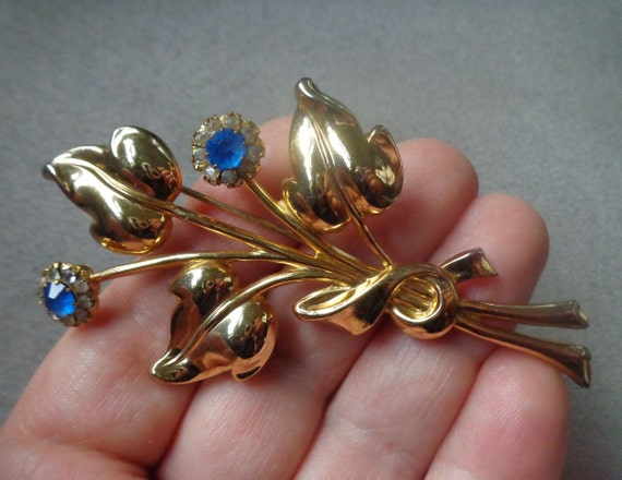 Coro floral brooch with blue and clear rhinestones - image 2