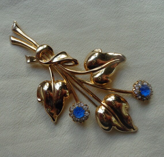 Coro floral brooch with blue and clear rhinestones - image 1