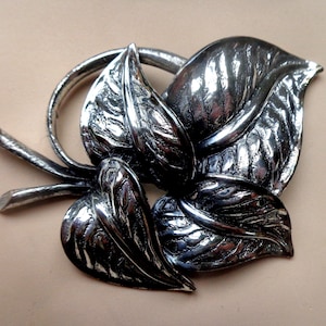 Huge Tortolani silver tone leaf design brooch