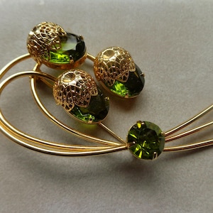 Sarah Coventry olive green glass acorn brooch