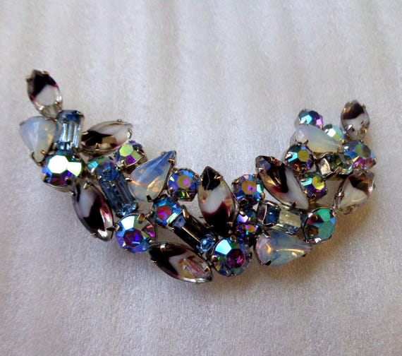 Large crescent brooch with array of glass stones - image 6