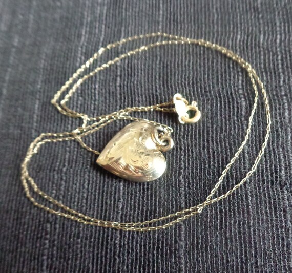C1940s Etched Sterling Silver Vermeil Heart Locket Necklace Gold Finish