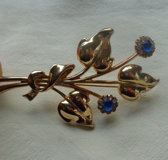 Coro floral brooch with blue and clear rhinestones - image 6