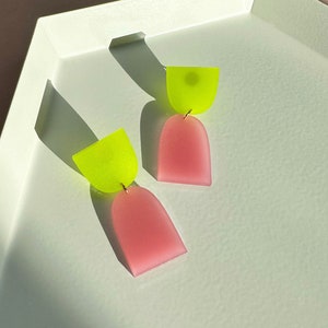 The Cinch | Lime Green and Light Pink | Lightweight, Hypoallergenic, Statement Earrings