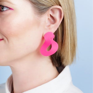 Hot Pink Matte Asymmetric Wave Stud Acrylic Earrings image 4