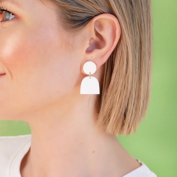 Le garçon | Boucles d'oreilles blanches