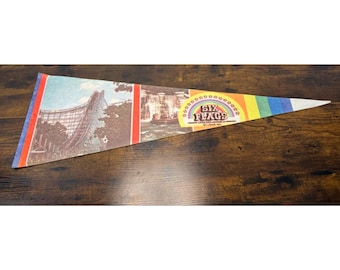 Vintage Six Flags Over Mid-America St. Louis, MO Pennant