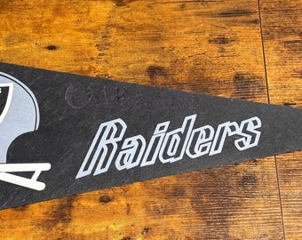 Vintage NFL Oakland Raiders pennant