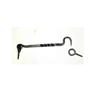 Pode incluir: Um gancho de metal preto com um design retorcido. O gancho é fixado a uma parede com um parafuso. Também está incluído um gancho menor.