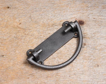 Drop handle on Vintage Cast iron finish BD15
