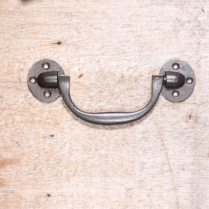 Vintage Cast iron lifting handle.BD14