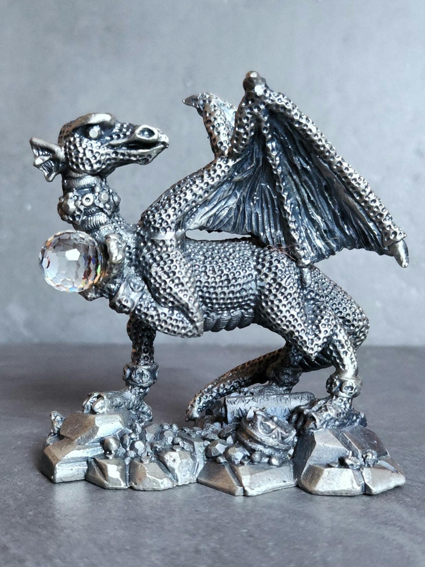 黄道の龍　英語版　BGS9.5 GEM mint The Jewelled Dragon, Tudor Mint Myth and Magic Vintage Pewter