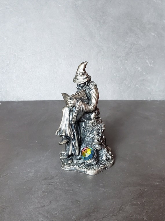 Wizard Pendant with AB Rainbow Crystal Ball High Detail Wizard Pendant with AB Rainbow Crystal Ball High Detail