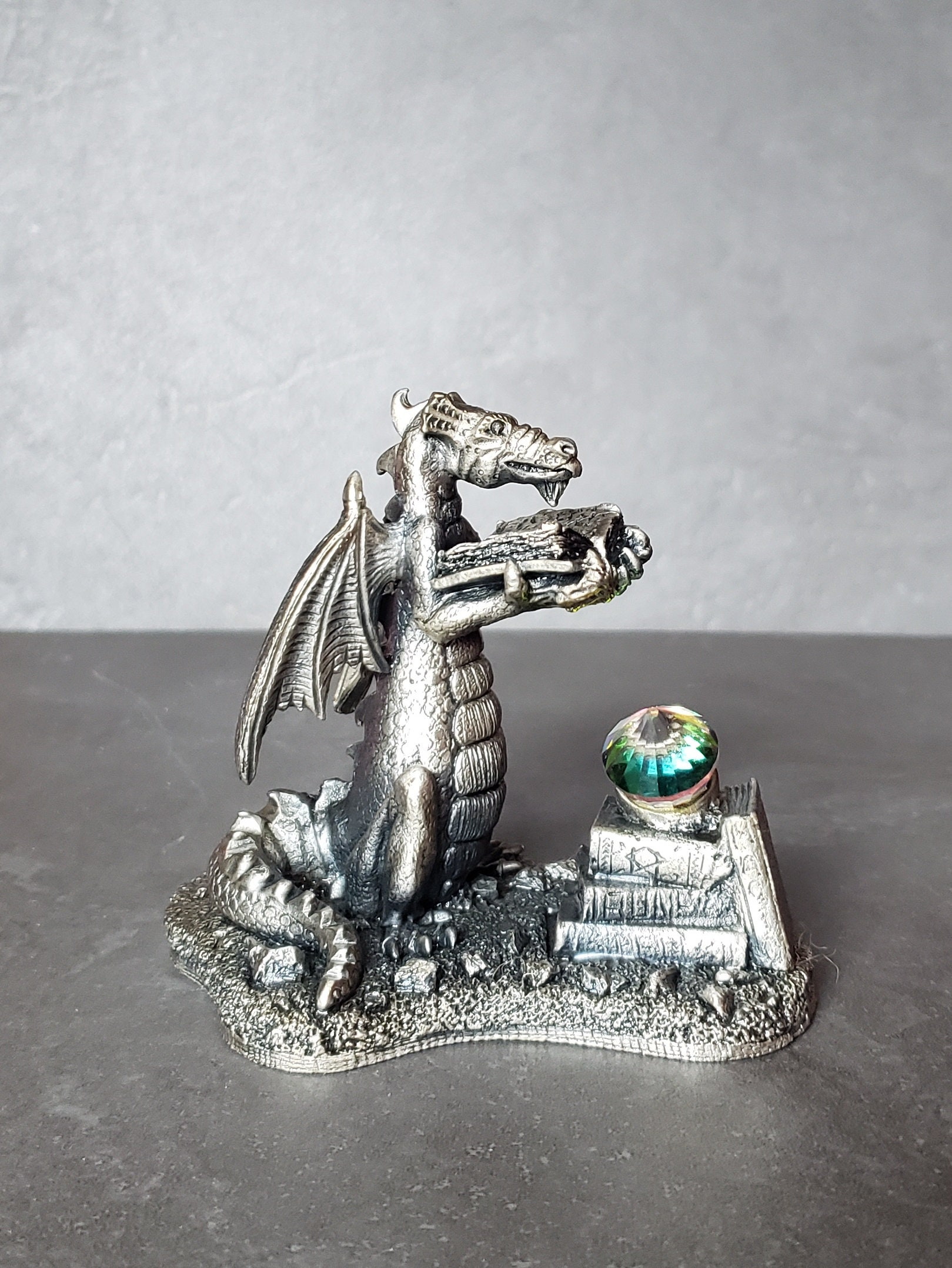 ピューター製ドラゴン チューダーミントFINDING THE DRAGONETS Finding the Dragonets 3131, Tudor Mint Myth and Magic