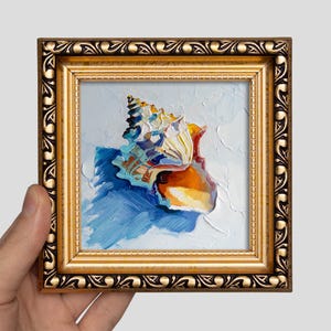 Cuadro original al óleo de conchas marinas enmarcado – Arte mural costero – Pintura de conchas coloridas