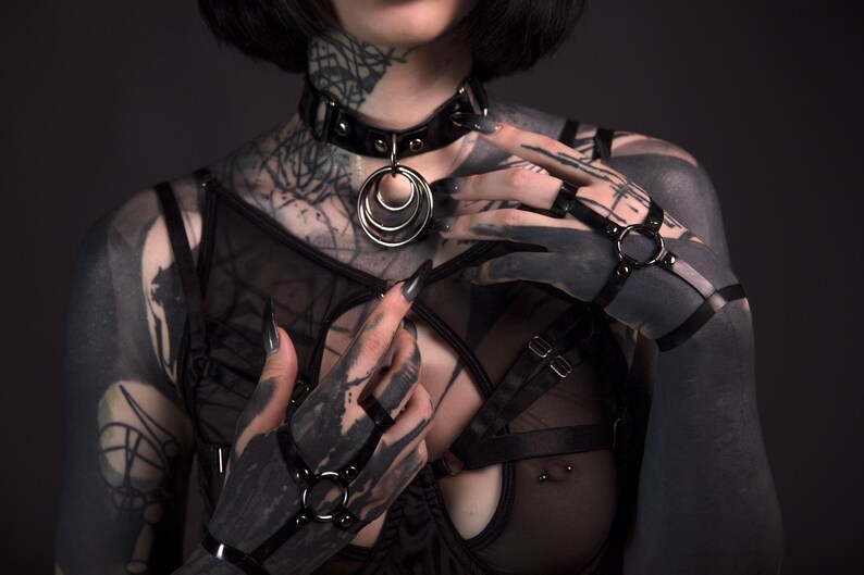 HH-4 Ring Hand Harness, Harness, Latex image 4