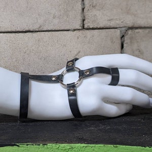 HH-4 Ring Hand Harness, Harness, Latex image 3