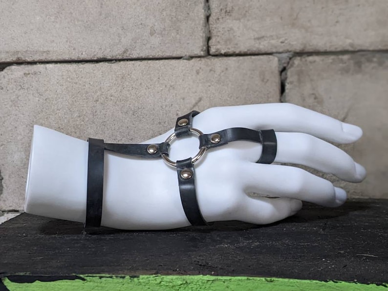 HH-4 Ring Hand Harness, Harness, Latex image 3