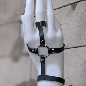 HH-4 Ring Hand Harness, Harness, Latex image 2