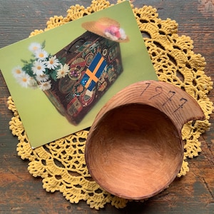Conjunto de lembrança vintage sueca, copo feito à mão em madeira torneada, mini guardanapo de crochê, presente retrô, estilo folk, artesanato, casa de fazenda 手作り
